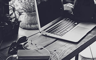 开云体育官网-双线程烧脑防守！密歇根如何瓦解康大夺冠？感受“四换一蹲”的精妙！